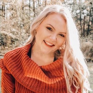 Meet your Posher, Caroline